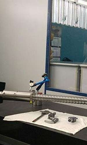 Manutenção de eixo de esfera Manutenção de eixo de esfera