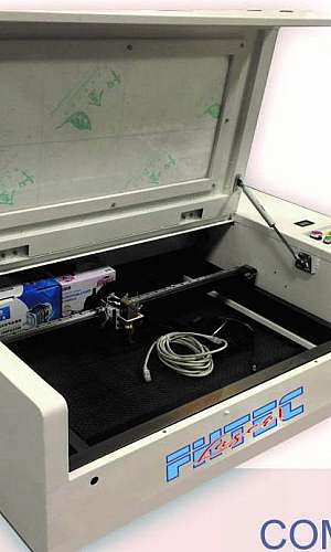máquina de corte a laser de pequeno porte máquina de corte a laser de pequeno porte