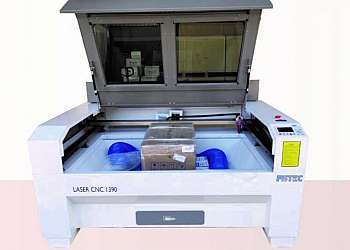 Máquina de corte a laser para acrílico e mdf